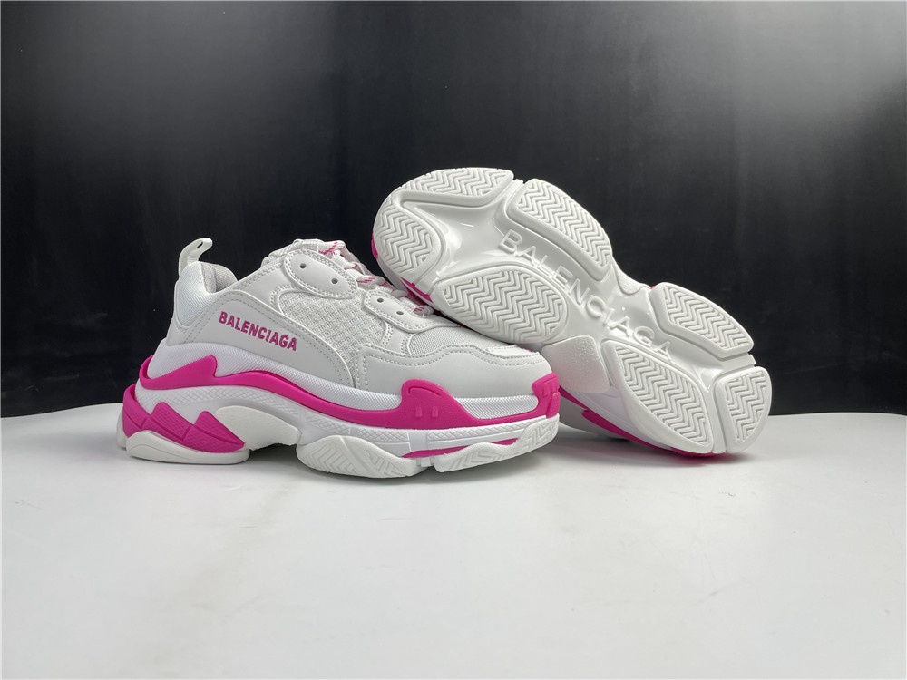 TRIPLE-S SNEAKER